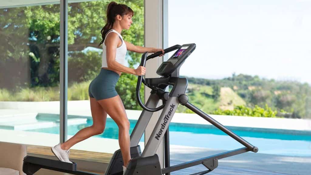 Does Elliptical Exercise Cause Stomach Muscles to Enlarge?