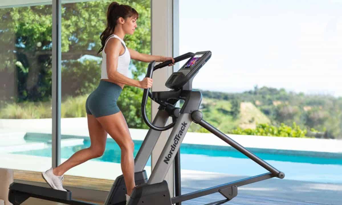 Does Elliptical Exercise Cause Stomach Muscles to Enlarge?